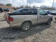 ✅ 2002 Chevrolet S-10 LS • VIN: 1GCCS145X28139527 • Лот: 52262835. Опубликован ранее на Copart с пробегом 92 780 миль. Бесплатный доступ к архиву аукционных продаж из США и подробный отчёт об истории автомобиля на DreamBid. Изображение 3.