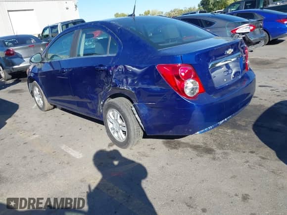 2014 Chevrolet Sonic LT с VIN 1G1JC5SBXE4134076, выставлен на аукционе IAAI как лот 43384403 с пробегом 73 632 миль миль и . История ставок и продаж доступна на DreamBid. Изображение 3.