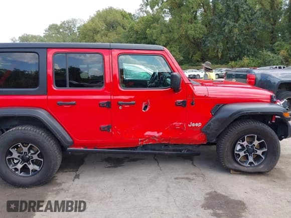 ✅ 2019 Jeep Wrangler Unlimited Sport S • VIN: 1C4HJXDN5KW634726 • Lot: 43229188. Wystawiony na IAAI z przebiegiem 98 032 mil. Bezpłatny archiwum sprzedaży aukcyjnych z USA i szczegółowy raport historii pojazdu na DreamBid. Zdjęcie 6.