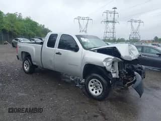 2011 Chevrolet Silverado 1500 Work Truck z VIN 1GCRKPEA9BZ276350, wystawiony jako IAAI lot #42260102 z przebiegiem 146 878 mil mil oraz . Historia ofert i sprzedaży dostępna na DreamBid. Obrazek 1.