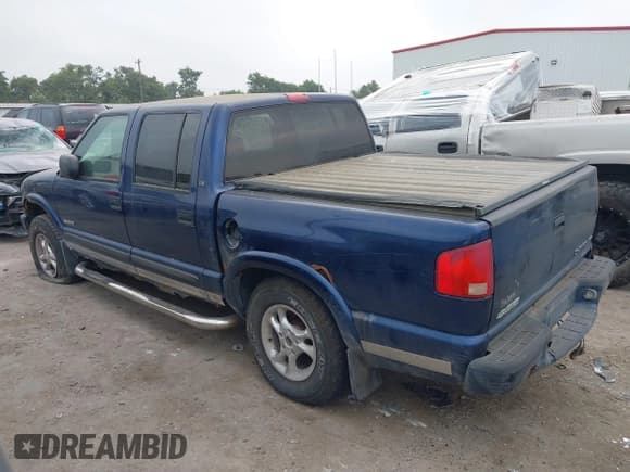 ✅ 2004 Chevrolet S-10 LS • VIN: 1GCDT13X54K140210 • Lot: 37404398. Wystawiony na IAAI z przebiegiem 122 136 mil. Bezpłatny archiwum sprzedaży aukcyjnych z USA i szczegółowy raport historii pojazdu na DreamBid. Zdjęcie 3.