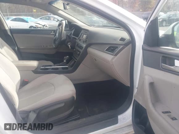 ✅ 2017 Hyundai Sonata 2.4L • VIN: 5NPE24AFXHH564747 • Лот: 43642523. Опубликован ранее на IAAI с пробегом 189 130 миль. Бесплатный доступ к архиву аукционных продаж из США и подробный отчёт об истории автомобиля на DreamBid. Изображение 5.