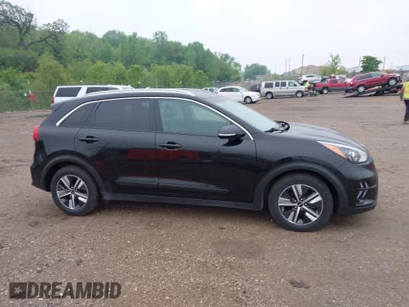 ✅ 2020 Kia Niro EX Premium • VIN: KNDCE3LC8L5429027 • Lot: 42310871. Listed on IAAI with 114,281 mi. Free auction sales archive from the USA and detailed vehicle history report at DreamBid. Image 13.