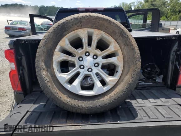 ✅ 2022 Chevrolet Silverado 1500 LTZ • VIN: 3GCUDGET6NG677610 • Lot: 69472375. Wystawiony na Copart z przebiegiem 36 697 mil. Bezpłatny archiwum sprzedaży aukcyjnych z USA i szczegółowy raport historii pojazdu na DreamBid. Zdjęcie 12.