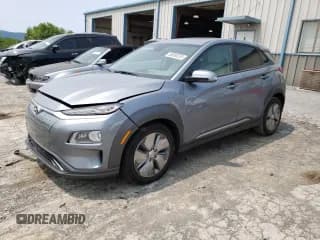 ✅ 2021 Hyundai Kona Limited • VIN: KM8K33AG1MU118226 • Лот: 58068335. Опубликован ранее на Copart с пробегом 37 727 миль. Бесплатный доступ к архиву аукционных продаж из США и подробный отчёт об истории автомобиля на DreamBid. Изображение 1.