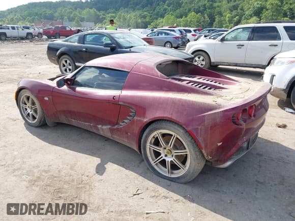 ✅ 2005 Lotus Elise • VIN: SCCPC11125HL30278 • Lot: 42564062. Wystawiony na IAAI z przebiegiem 31 321 mil. Bezpłatny archiwum sprzedaży aukcyjnych z USA i szczegółowy raport historii pojazdu na DreamBid. Zdjęcie 3.