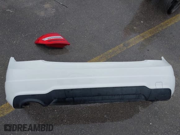 ✅ 2014 Mercedes-Benz C 250 Sport • VIN: WDDGF4HB0EA958816 • Lot: 42150390. Wystawiony na IAAI z przebiegiem 89 358 mil. Bezpłatny archiwum sprzedaży aukcyjnych z USA i szczegółowy raport historii pojazdu na DreamBid. Zdjęcie 12.