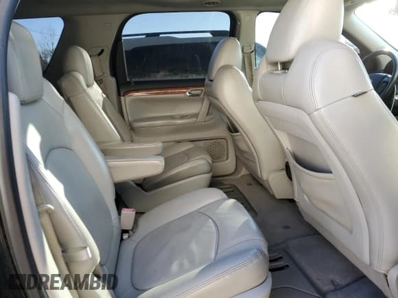 ✅ 2010 Saturn Outlook • VIN: 5GZLRWED8AJ210020 • Lot: 88990795. Wystawiony na Copart z przebiegiem 173 128 mil. Bezpłatny archiwum sprzedaży aukcyjnych z USA i szczegółowy raport historii pojazdu na DreamBid. Zdjęcie 11.