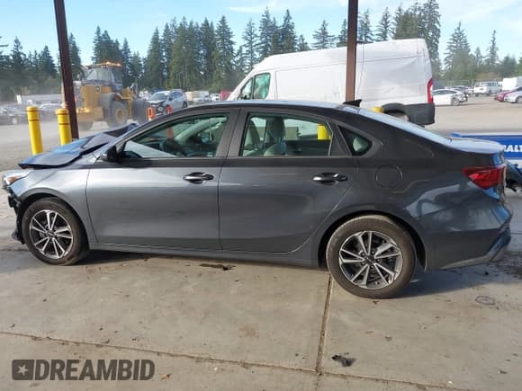 ✅ 2022 Kia Forte LXS • VIN: 3KPF24AD9NE457157 • Lot: 43463978. Wystawiony na IAAI z przebiegiem 54 231 mil. Bezpłatny archiwum sprzedaży aukcyjnych z USA i szczegółowy raport historii pojazdu na DreamBid. Zdjęcie 15.