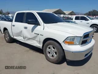 ✅ 2009 Dodge 1500 SLT • VIN: 1D3HB13TX9S798489 • Lot: 42403318. Wystawiony na IAAI z przebiegiem 66 379 mil. Bezpłatny archiwum sprzedaży aukcyjnych z USA i szczegółowy raport historii pojazdu na DreamBid. Zdjęcie 1.