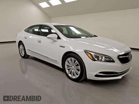 ✅ 2018 Buick LaCrosse Essence • VIN: 1G4ZP5SZ8JU121991 • Lot: 71727625. Wystawiony na Copart z przebiegiem 70 498 mil. Bezpłatny archiwum sprzedaży aukcyjnych z USA i szczegółowy raport historii pojazdu na DreamBid. Zdjęcie 4.