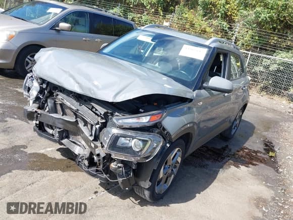 ✅ 2022 Hyundai Venue SEL • VIN: KMHRC8A38NU166686 • Lot: 43362047. Listed on IAAI with 38,285 mi. Free auction sales archive from the USA and detailed vehicle history report at DreamBid. Image 17.