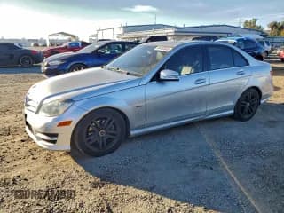 ✅ 2012 Mercedes-Benz C 250 Sport • VIN: WDDGF4HB4CA608683 • Lot: 94193645. Wystawiony na Copart z przebiegiem 113 112 mil. Bezpłatny archiwum sprzedaży aukcyjnych z USA i szczegółowy raport historii pojazdu na DreamBid. Zdjęcie 1.