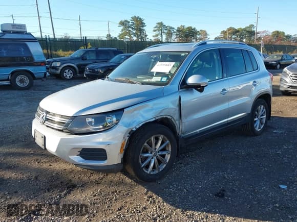✅ 2017 Volkswagen Tiguan Wolfsburg Edition • VIN: WVGSV7AX9HK020953 • Lot: 43595885. Listed on IAAI with 127,773 mi. Free auction sales archive from the USA and detailed vehicle history report at DreamBid. Image 2.