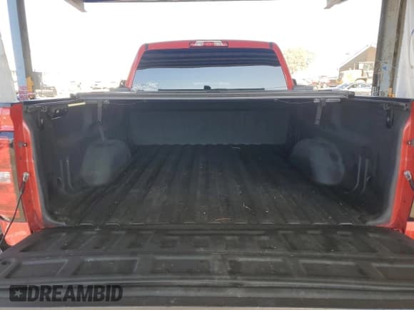 ✅ 2015 Chevrolet Silverado 1500 LT • VIN: 1GCNCREC6FZ364593 • Lot: 87122865. Wystawiony na Copart z przebiegiem 94 507 mil. Bezpłatny archiwum sprzedaży aukcyjnych z USA i szczegółowy raport historii pojazdu na DreamBid. Zdjęcie 10.