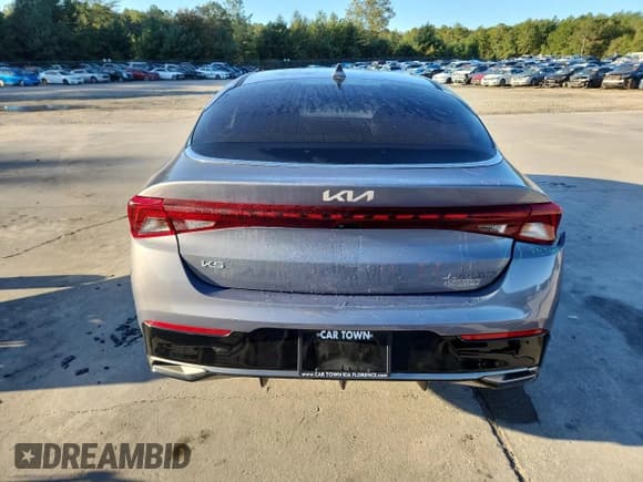 ✅ 2023 Kia K5 LXS • VIN: 5XXG14J23PG200141 • Lot: 84599645. Wystawiony na Copart z przebiegiem 48 043 mil. Bezpłatny archiwum sprzedaży aukcyjnych z USA i szczegółowy raport historii pojazdu na DreamBid. Zdjęcie 6.