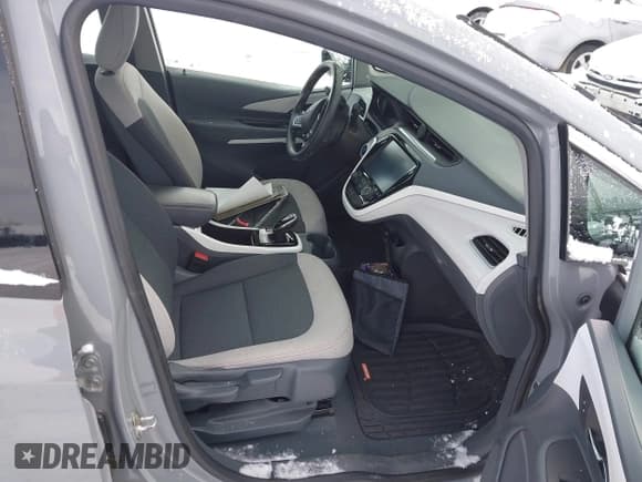 ✅ 2019 Chevrolet Bolt EV LT • VIN: 1G1FY6S01K4103242 • Lot: 41405632. Wystawiony na IAAI z przebiegiem 89 620 mil. Bezpłatny archiwum sprzedaży aukcyjnych z USA i szczegółowy raport historii pojazdu na DreamBid. Zdjęcie 5.