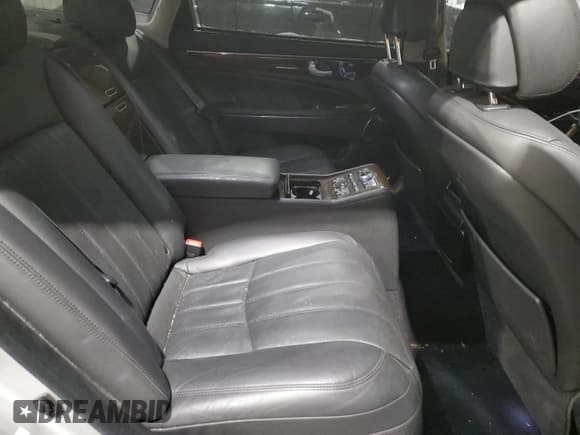 ✅ 2013 Hyundai Equus Signature • VIN: KMHGH4JH2DU064215 • Лот: 88299645. Опубликован ранее на Copart с пробегом 137 011 миль. Бесплатный доступ к архиву аукционных продаж из США и подробный отчёт об истории автомобиля на DreamBid. Изображение 10.