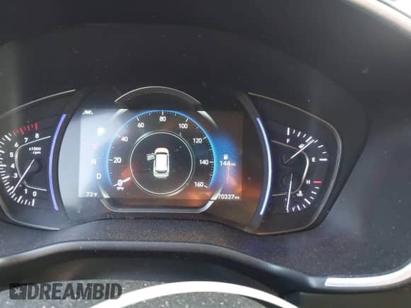 2020 Hyundai Santa Fe SEL z VIN 5NMS3CAAXLH216029, wystawiony jako IAAI lot #43222450 z przebiegiem 70 337 mil mil oraz . Historia ofert i sprzedaży dostępna na DreamBid. Obrazek 7.