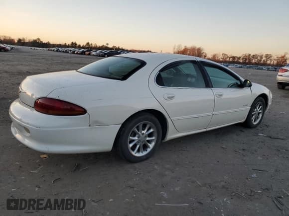 ✅ 2001 Chrysler LHS • VIN: 2C3AC56G81H567927 • Лот: 92494865. Опубликован ранее на Copart с пробегом 165 339 миль. Бесплатный доступ к архиву аукционных продаж из США и подробный отчёт об истории автомобиля на DreamBid. Изображение 3.