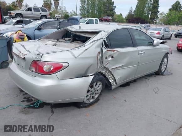 ✅ 2004 Lexus ES 350 • VIN: JTHBA30G045014122 • Lot: 42078060. Listed on IAAI with Not provided. Free auction sales archive from the USA and detailed vehicle history report at DreamBid. Image 4.