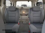 ✅ 2010 Chrysler Town & Country LX • VIN: 2A4RR2D16AR428913 • Lot: 54380445. Wystawiony na Copart z przebiegiem 85 378 mil. Bezpłatny archiwum sprzedaży aukcyjnych z USA i szczegółowy raport historii pojazdu na DreamBid. Zdjęcie 10.