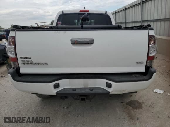 ✅ 2014 Toyota Tacoma • VIN: 3TMMU4FN6EM067612 • Lot: 81938545. Listed on Copart with 175,517 mi. Free auction sales archive from the USA and detailed vehicle history report at DreamBid. Image 6.