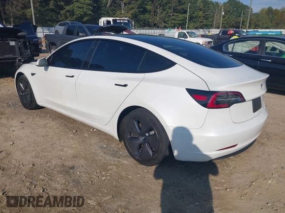 ✅ 2023 Tesla Model 3 • VIN: 5YJ3E1EA8PF489152 • Lot: 43299736. Wystawiony na IAAI z przebiegiem 133 745 mil. Bezpłatny archiwum sprzedaży aukcyjnych z USA i szczegółowy raport historii pojazdu na DreamBid. Zdjęcie 3.