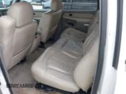 ✅ 2002 Chevrolet Suburban LS • VIN: 3GNEC16Z92G208330 • Lot: 41907799. Listed on IAAI with 469,040 mi. Free auction sales archive from the USA and detailed vehicle history report at DreamBid. Image 8.