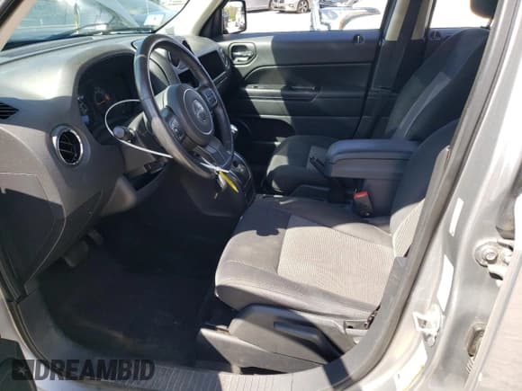 ✅ 2014 Jeep Patriot Latitude • VIN: 1C4NJRFB0ED822720 • Лот: 80169435. Опубликован ранее на Copart с пробегом 116 658 миль. Бесплатный доступ к архиву аукционных продаж из США и подробный отчёт об истории автомобиля на DreamBid. Изображение 7.