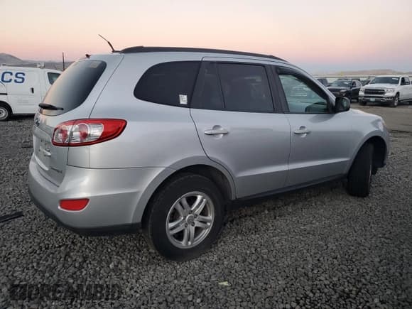 ✅ 2011 Hyundai Santa Fe GLS • VIN: 5XYZG3AB1BG013924 • Lot: 85591494. Listed on Copart with 185,852 mi. Free auction sales archive from the USA and detailed vehicle history report at DreamBid. Image 3.