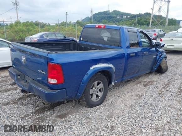 ✅ 2010 Dodge 1500 ST • VIN: 1D7RV1GTXAS104098 • Lot: 43042375. Wystawiony na IAAI z przebiegiem 107 091 mil. Bezpłatny archiwum sprzedaży aukcyjnych z USA i szczegółowy raport historii pojazdu na DreamBid. Zdjęcie 4.