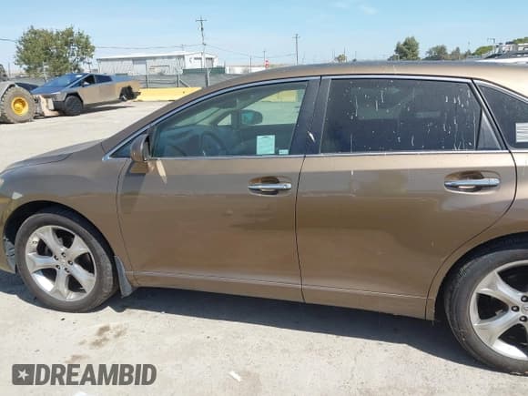 ✅ 2011 Toyota Venza • VIN: 4T3BK3BB3BU059979 • Lot: 43124364. Wystawiony na IAAI z przebiegiem 199 808 mil. Bezpłatny archiwum sprzedaży aukcyjnych z USA i szczegółowy raport historii pojazdu na DreamBid. Zdjęcie 14.