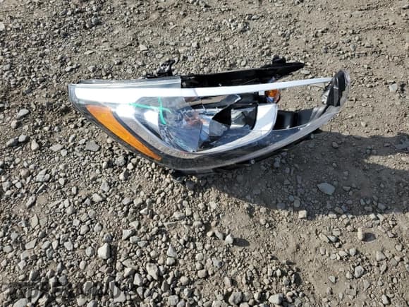 ✅ 2017 Hyundai Accent SE • VIN: KMHCT5AE4HU337850 • Lot: 71942744. Listed on Copart with 104,222 mi. Free auction sales archive from the USA and detailed vehicle history report at DreamBid. Image 12.