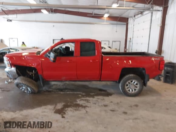 ✅ 2015 Chevrolet Silverado 2500HD LT • VIN: 1GC2KVEG5FZ501928 • Lot: 42460213. Wystawiony na IAAI z przebiegiem Nie podano. Bezpłatny archiwum sprzedaży aukcyjnych z USA i szczegółowy raport historii pojazdu na DreamBid. Zdjęcie 14.