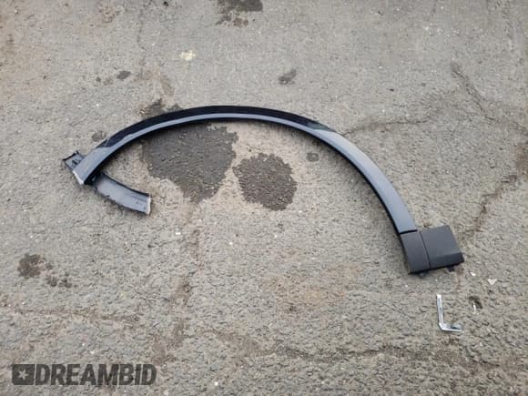 ✅ 2023 Porsche Cayenne S • VIN: WP1AB2AY9PDA14057 • Лот: 71604884. Опубликован ранее на Copart с пробегом Не указан. Бесплатный доступ к архиву аукционных продаж из США и подробный отчёт об истории автомобиля на DreamBid. Изображение 14.