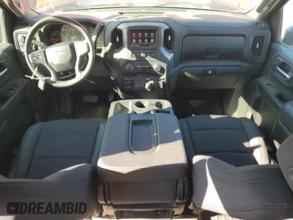 ✅ 2024 Chevrolet Silverado 2500HD Custom • VIN: 2GC4YME75R1114388 • Lot: 85753175. Wystawiony na Copart z przebiegiem 58 666 mil. Bezpłatny archiwum sprzedaży aukcyjnych z USA i szczegółowy raport historii pojazdu na DreamBid. Zdjęcie 8.