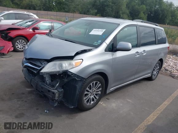 ✅ 2018 Toyota Sienna XLE • VIN: 5TDYZ3DC7JS911472 • Lot: 43216548. Wystawiony na IAAI z przebiegiem 149 610 mil. Bezpłatny archiwum sprzedaży aukcyjnych z USA i szczegółowy raport historii pojazdu na DreamBid. Zdjęcie 2.
