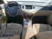 2012 Hyundai Genesis 3.8L z VIN KMHGC4DD8CU184980, wystawiony jako Copart lot #77123134 z przebiegiem 171 910 mil mil oraz Szkoda całkowita • Salvage title. Historia ofert i sprzedaży dostępna na DreamBid. Obrazek 8.