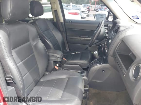 ✅ 2016 Jeep Patriot Latitude • VIN: 1C4NJRFB3GD809673 • Lot: 42652293. Listed on IAAI with 94,607 mi. Free auction sales archive from the USA and detailed vehicle history report at DreamBid. Image 5.