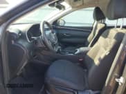 ✅ 2022 Hyundai Tucson SE • VIN: 5NMJACAE6NH141112 • Lot: 47837873. Wystawiony na Copart z przebiegiem 38 089 mil. Bezpłatny archiwum sprzedaży aukcyjnych z USA i szczegółowy raport historii pojazdu na DreamBid. Zdjęcie 7.