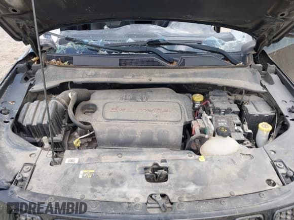 ✅ 2018 Jeep Compass Latitude • VIN: 3C4NJDBB6JT299135 • Lot: 42435560. Listed on IAAI with 74,347 mi. Free auction sales archive from the USA and detailed vehicle history report at DreamBid. Image 10.