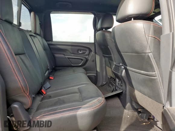 ✅ 2022 Nissan Titan SV • VIN: 1N6AA1ED0NN105552 • Lot: 65369485. Wystawiony na Copart z przebiegiem 48 932 mil. Bezpłatny archiwum sprzedaży aukcyjnych z USA i szczegółowy raport historii pojazdu na DreamBid. Zdjęcie 10.