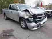 2017 Ram 1500 Express z VIN 1C6RR7FT3HS691054, wystawiony jako IAAI lot #43492242 z przebiegiem 109 532 mil mil oraz . Historia ofert i sprzedaży dostępna na DreamBid. Obrazek 1.