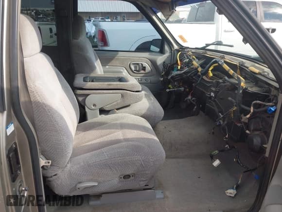 ✅ 1998 Chevrolet Silverado 1500 • VIN: 1GCEK19R7WR128375 • Lot: 43432612. Listed on IAAI with Not provided. Free auction sales archive from the USA and detailed vehicle history report at DreamBid. Image 5.