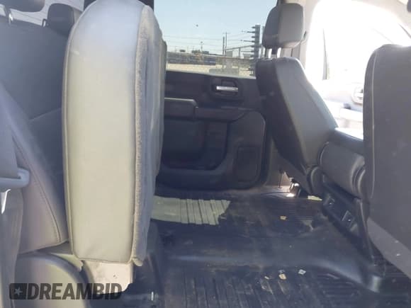 ✅ 2021 Chevrolet Silverado 2500HD Work Truck • VIN: 1GC1YLE72MF268331 • Lot: 42818554. Wystawiony na IAAI z przebiegiem 111 478 mil. Bezpłatny archiwum sprzedaży aukcyjnych z USA i szczegółowy raport historii pojazdu na DreamBid. Zdjęcie 8.