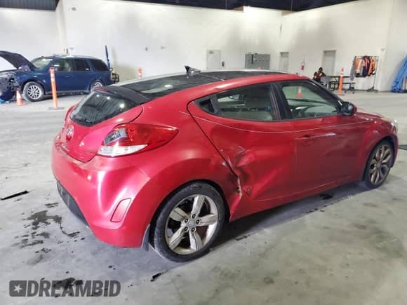 ✅ 2013 Hyundai Veloster RE:MIX • VIN: KMHTC6AD9DU140289 • Лот: 59853575. Размещён на Copart с пробегом 105 043 миль миль. Получите бесплатный доступ к архиву аукционных продаж из США и посмотрите подробный отчёт об истории автомобиля на DreamBid. Изображение 3.
