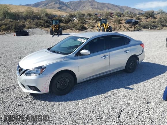 ✅ 2017 Nissan Sentra S • VIN: 3N1AB7AP2HY407518 • Lot: 85944215. Wystawiony na Copart z przebiegiem Nie podano. Bezpłatny archiwum sprzedaży aukcyjnych z USA i szczegółowy raport historii pojazdu na DreamBid. Zdjęcie 1.