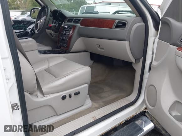 ✅ 2012 Chevrolet Silverado 2500HD LTZ • VIN: 1GC1KYE88CF200220 • Lot: 43410640. Wystawiony na IAAI z przebiegiem 246 702 mil. Bezpłatny archiwum sprzedaży aukcyjnych z USA i szczegółowy raport historii pojazdu na DreamBid. Zdjęcie 5.