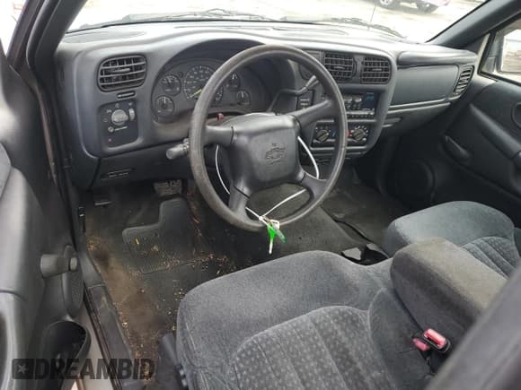✅ 2000 Chevrolet S-10 LS • VIN: 1GCCS1449YK139666 • Лот: 84090504. Опубликован ранее на Copart с пробегом 136 652 миль. Бесплатный доступ к архиву аукционных продаж из США и подробный отчёт об истории автомобиля на DreamBid. Изображение 8.